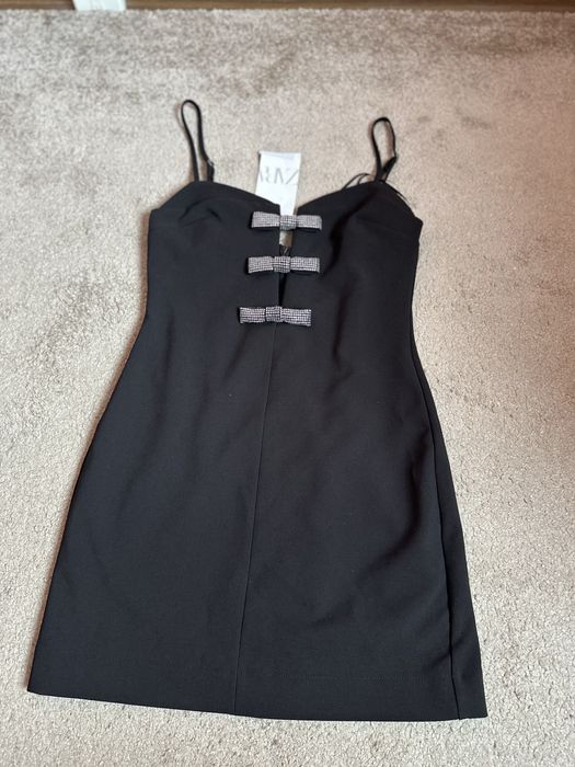 Zara чисто нова ,черна ,къса рокля