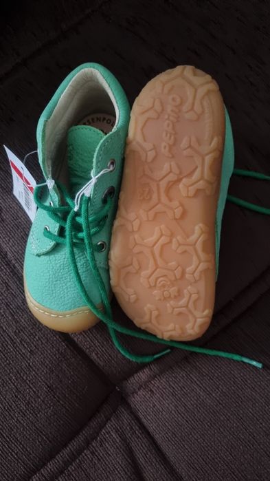 Vând ghetuțe noi primii pasi Pepino by RIcosta mărimea 23.