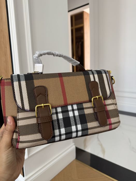 Сумка под Burberry