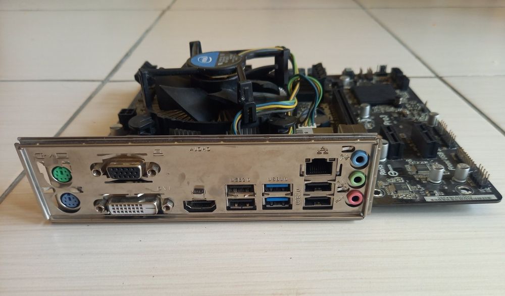 Asrock Asrock B58M Pro3  с intel i3 4130