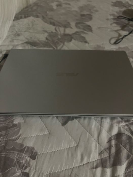 Лаптоп ASUS intel celeron