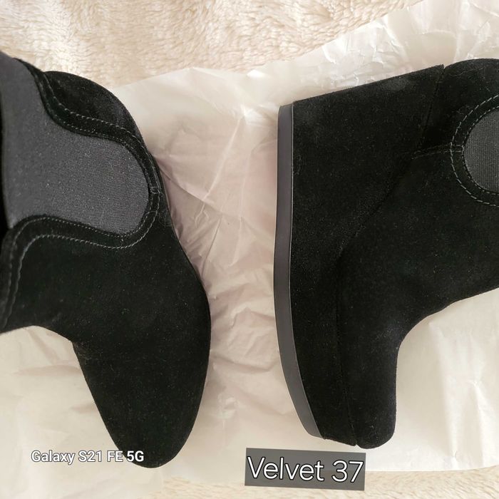 Christelen B., , Velvet 37, Velur