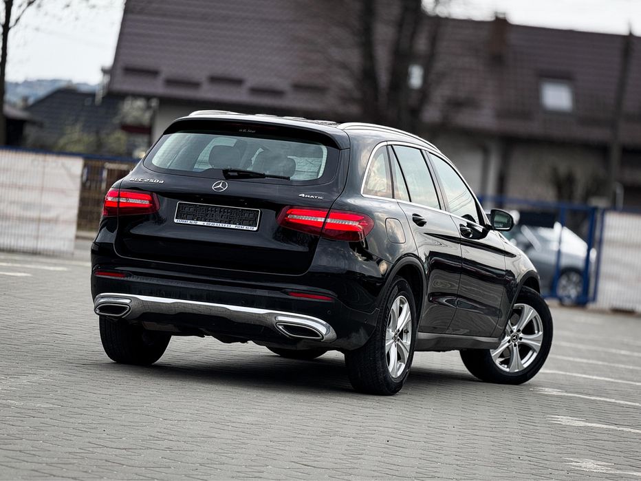 Mercedes GLC 250  . 4 matic.