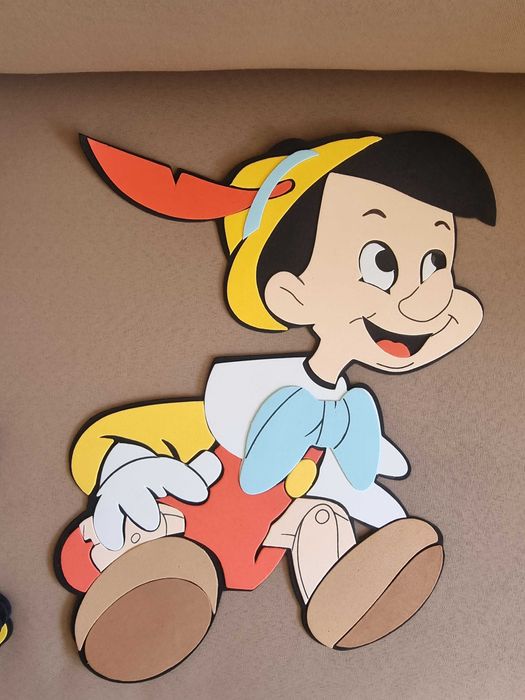 Desene pereti camera copii, stickere pereti, personaje Disney