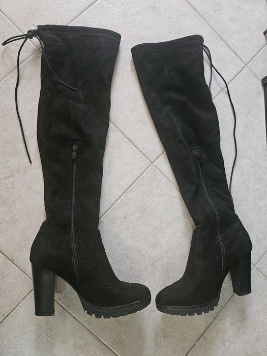 Дамски велурени ботуши