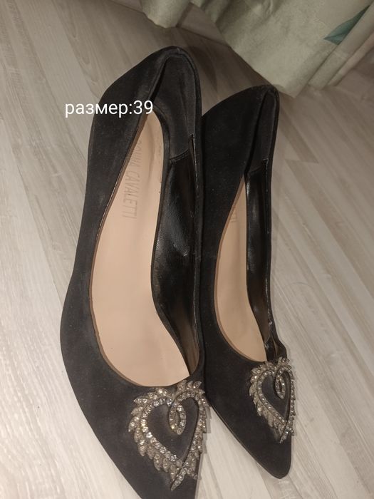 Продам женские туфли