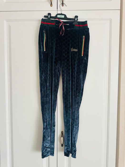 Pantaloni de trening masura M/L , din catifea gucci