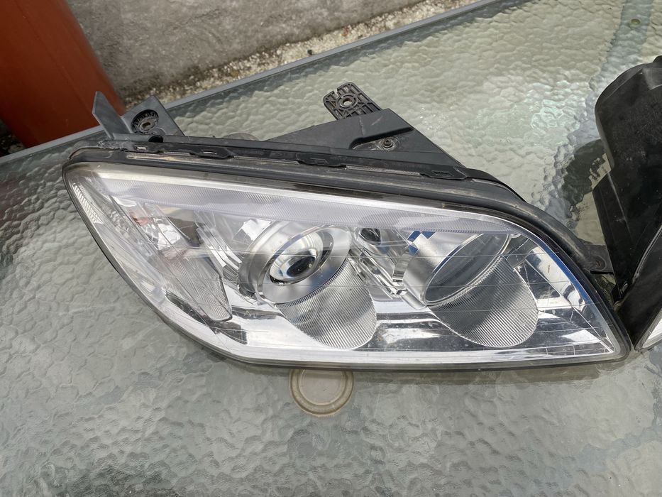 Faruri St/Dr Chevrolet Captivia Pret 700 lei volan  stanga