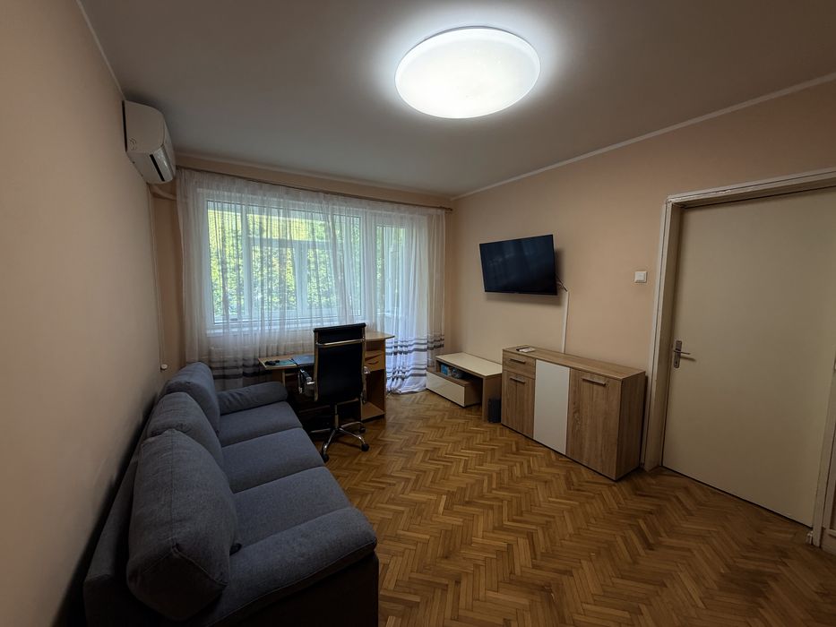 Inchiriez apartament 3 camere