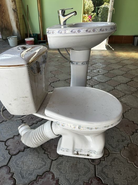 Продам унитаз комплект