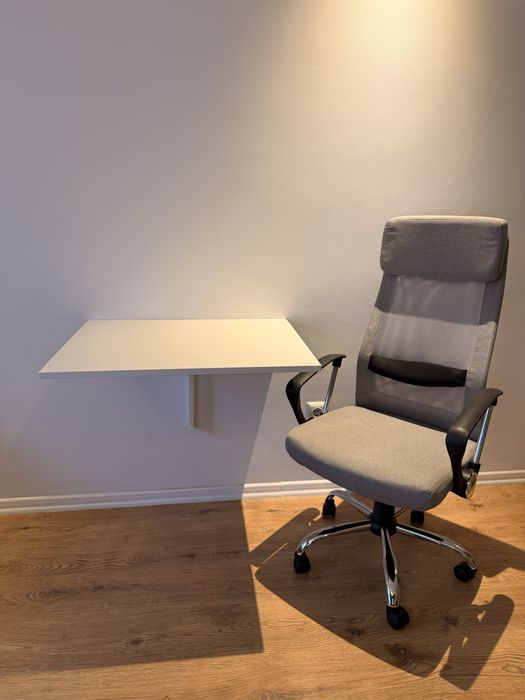 Masa pliabila Ikea si scaun birou gri cu plasa