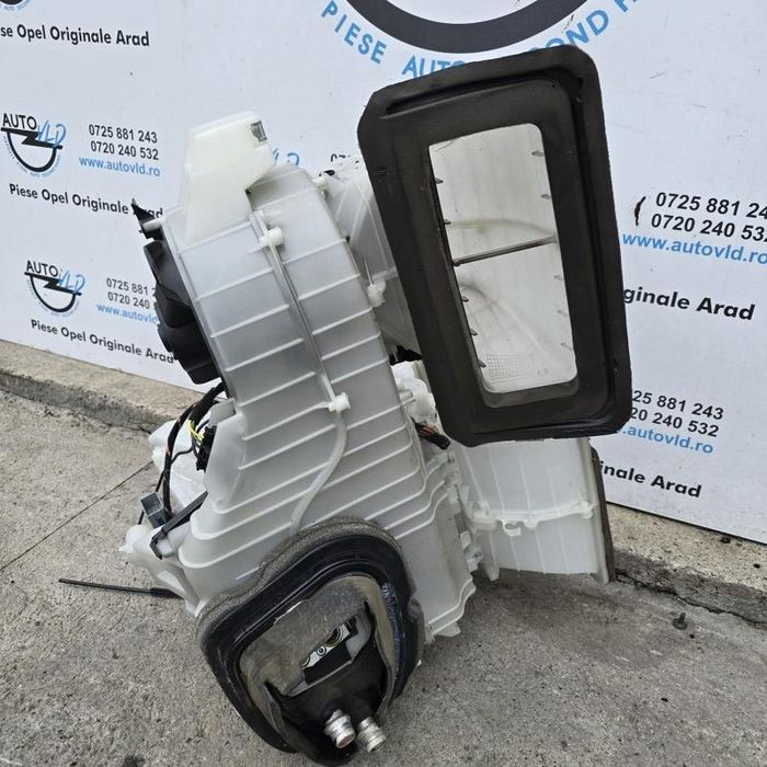Carcasa aeroterma AC fara anexe Opel Corsa D