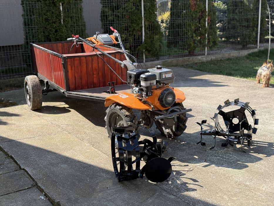 Motocultor nou, cu doar 3 ore de funcționare remorcă și alte accesorii