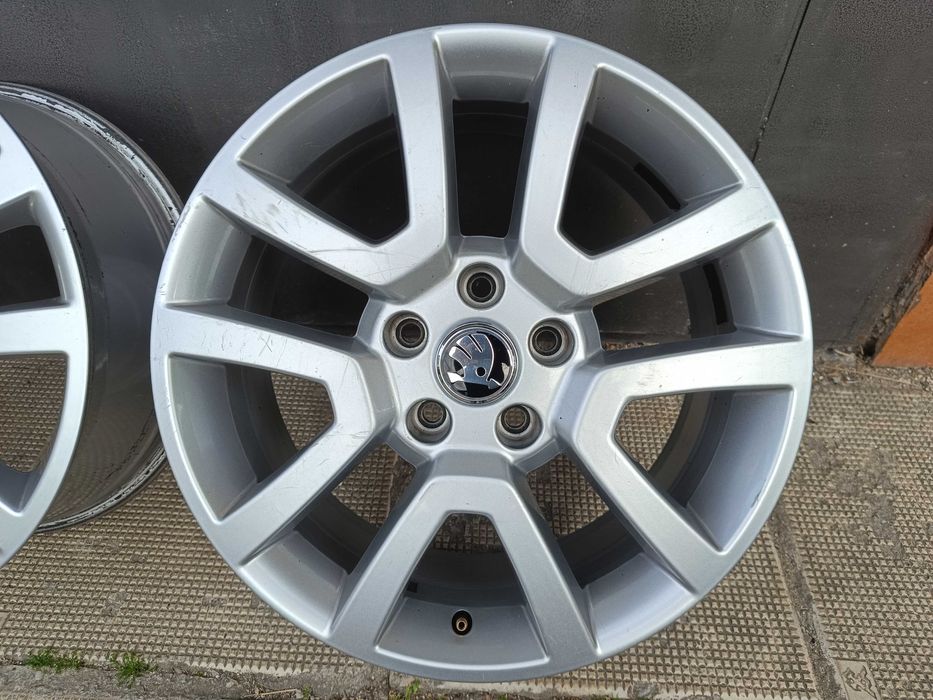 ОРИГИНАЛНИ джанти 17 ' цола 5x112 SKODA / Шкода ЕТ45 7J 57,1