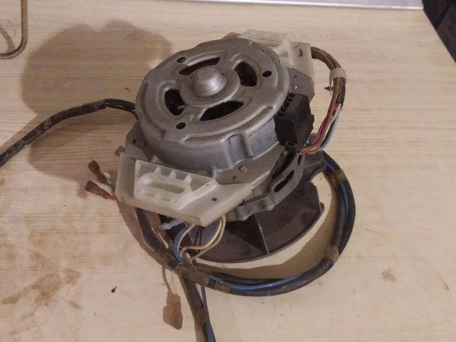 Продаются мотор от стиральной машинки samsung