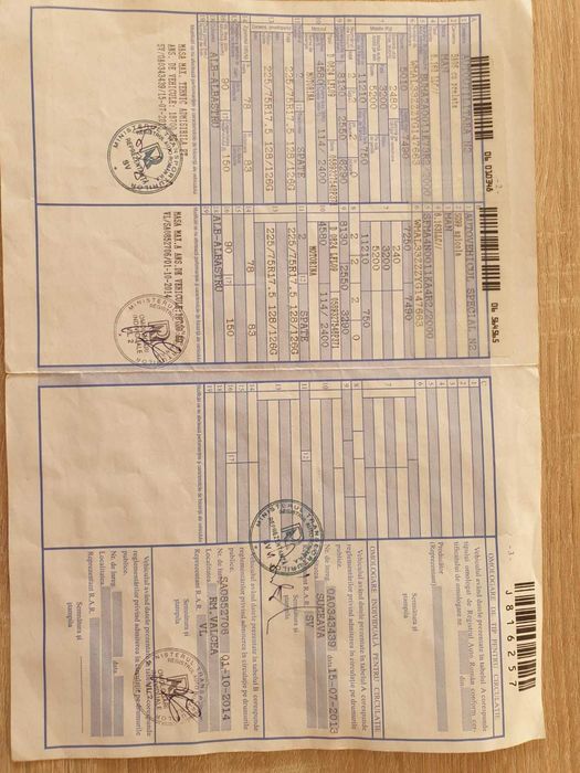 Vind familii de albine si camion apicol