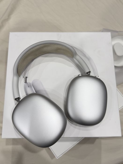 AirPods Max Silver