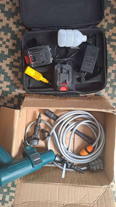 Aparat presiune cu apa pe acumulator