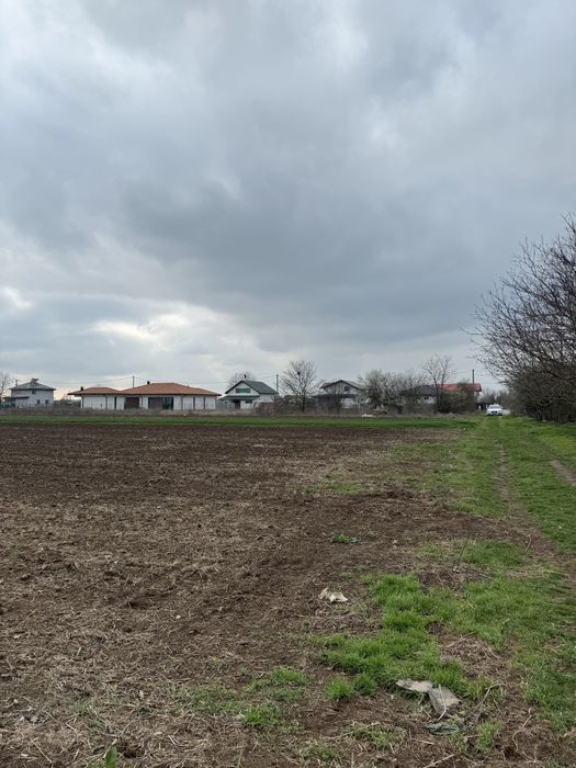 VÂNZARE teren intravilan Adunatii Copaceni