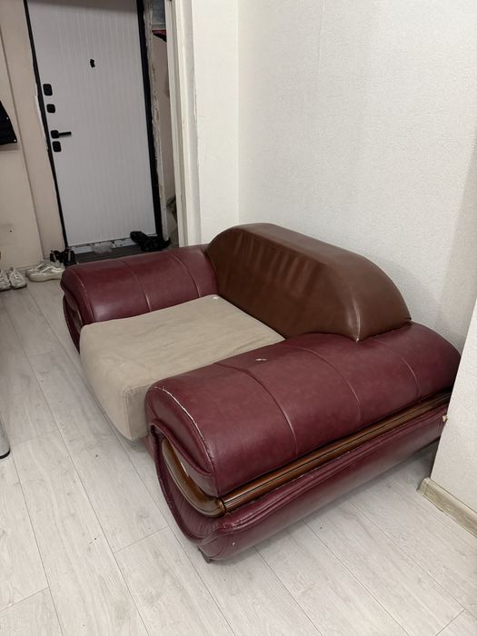 Отдам угловой диван + кресло