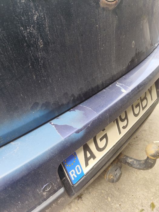 Vand Golf 5 1.9 TDI (problema cu volanta, zgariata)
