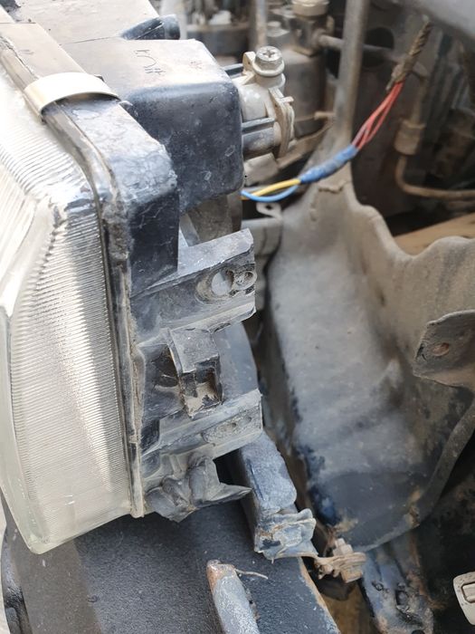 Паджеро 2 фары в оригинал.