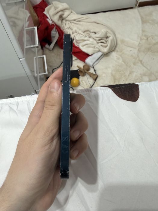 Vand iphone 13 folosit