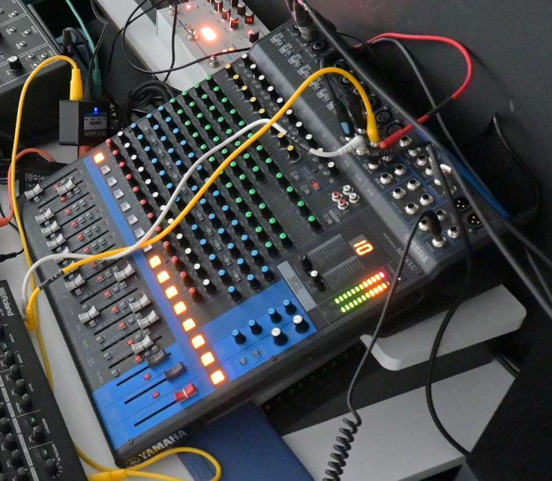 Аналогов миксер Yamaha MG16xu