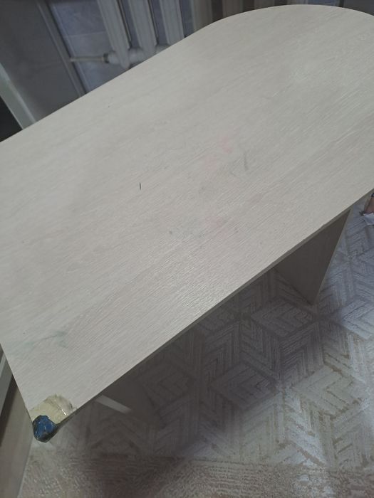 Продам стол 5000