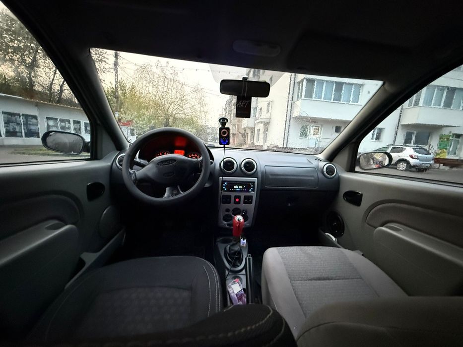 Vând Logan GPL 1.4 MPI