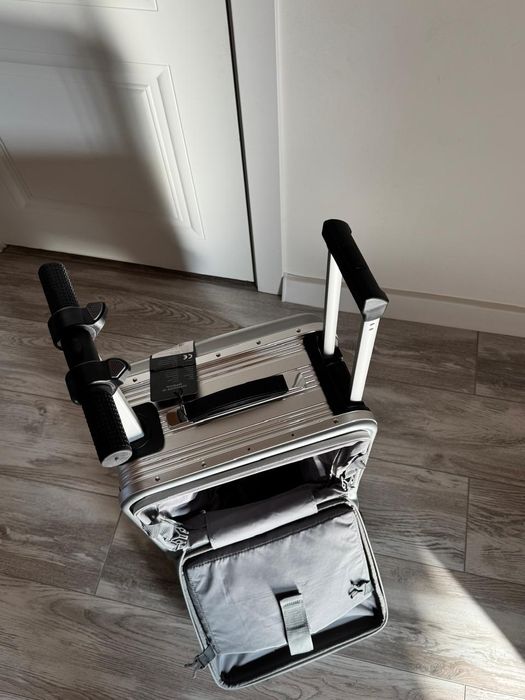 смарт-чемодан Airwheel