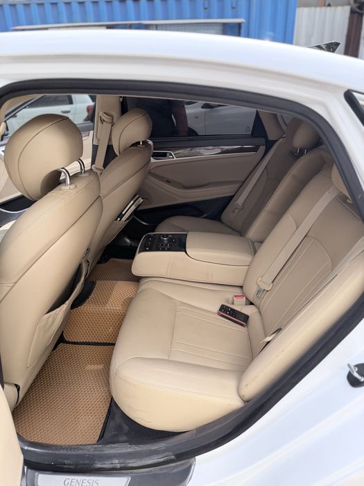 Hyundai Genesis g80