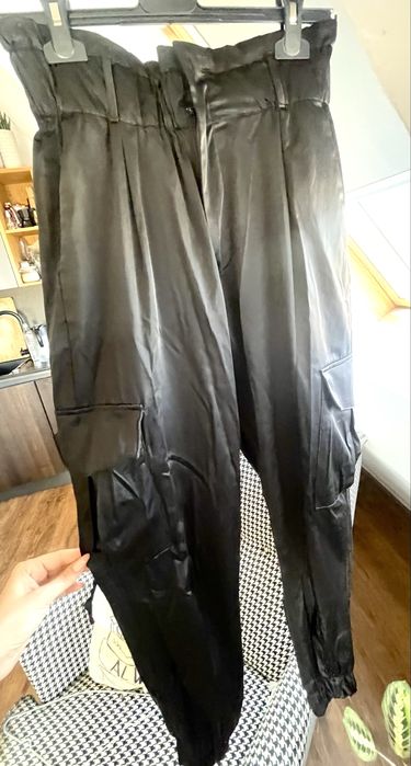 Сатениран панталон ZARA