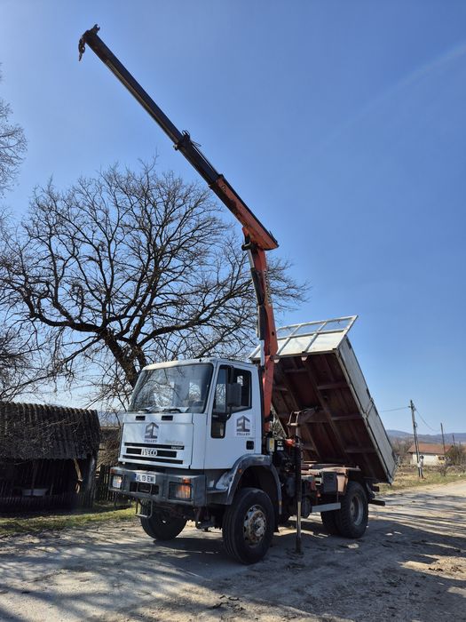 Camion Iveco Eurocargo 4x4 basculabil cu macara