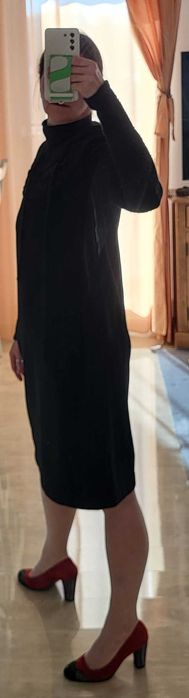 Rochie cu gluga, marca Mathilde, material lână, Marime 38-40