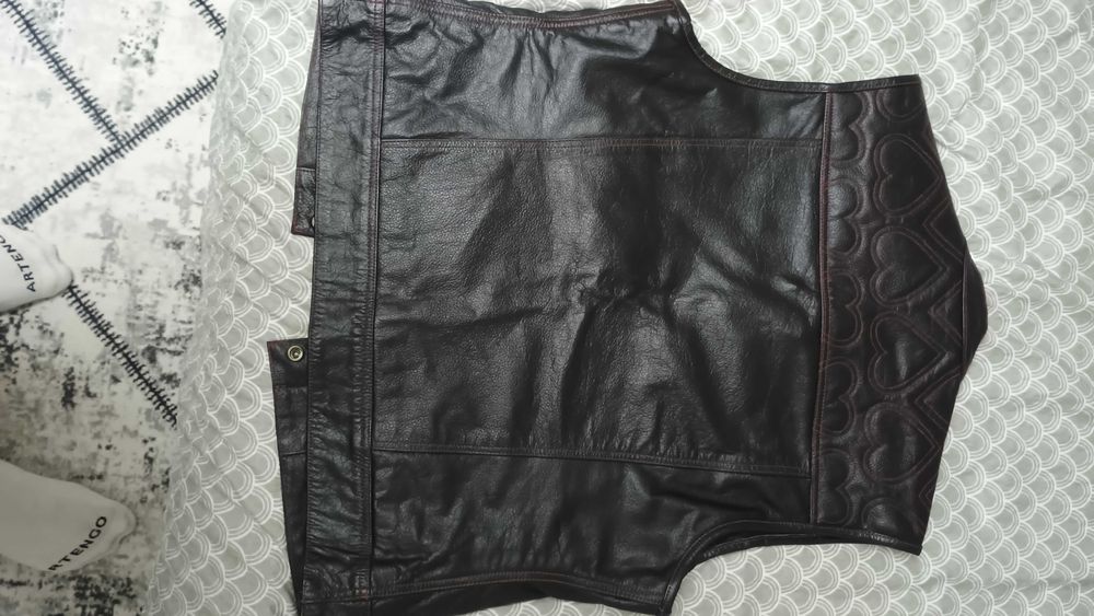 Дамски кожен елек