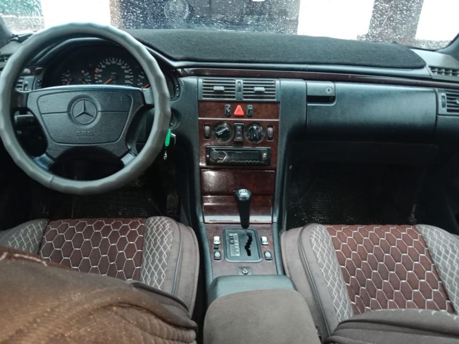 Мерседец 210 көлігі,каробка автомат