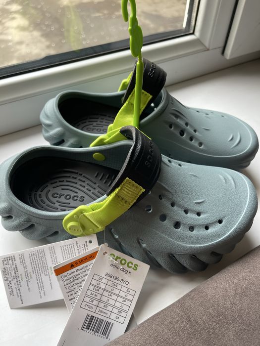 Продам оригинальную  обувь crocs