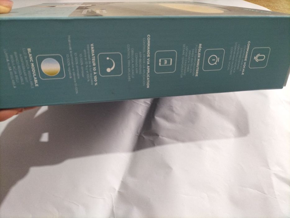 Lampă - plafonieră inteligentă