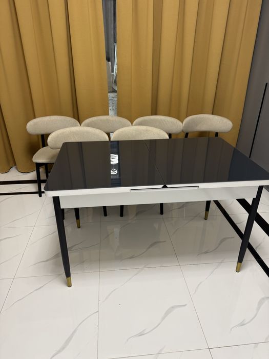 Стол со стульями