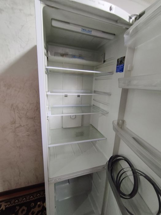 Продам холодильник