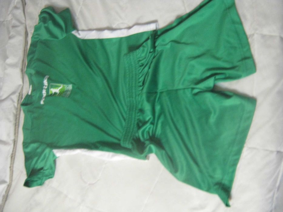 продавам детски екип за футбол