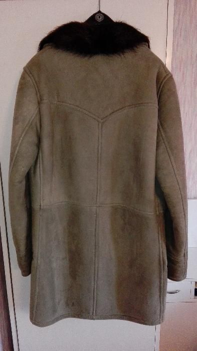 Vind cojoc blana naturala in stare foarte buna