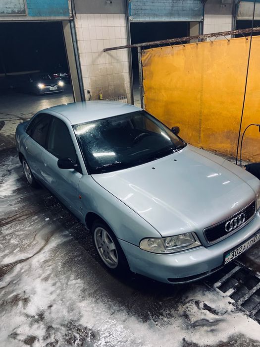Ауди А4 год 1995 газ/бензин