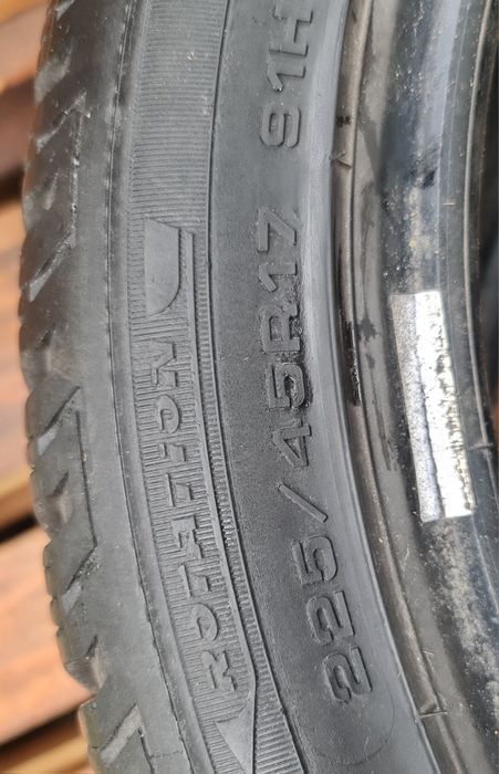 Продавам гуми 225/45/17 и 225/50/17 6мм