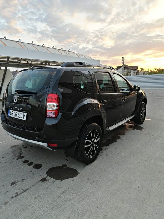 Vând Dacia Duster