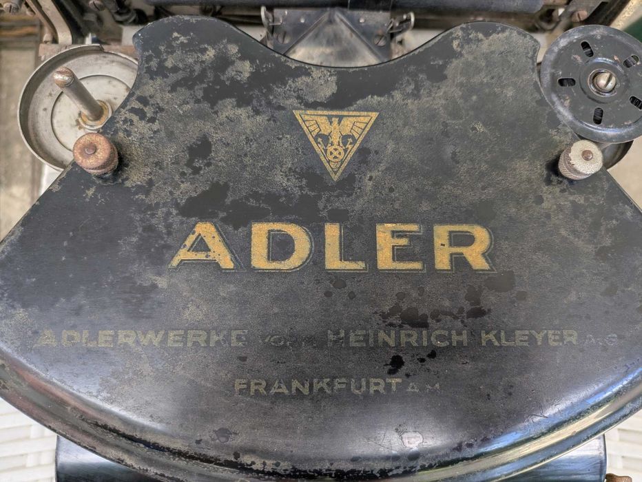 Ретро пишеща машина Adler Mod 7 от 1921 г.