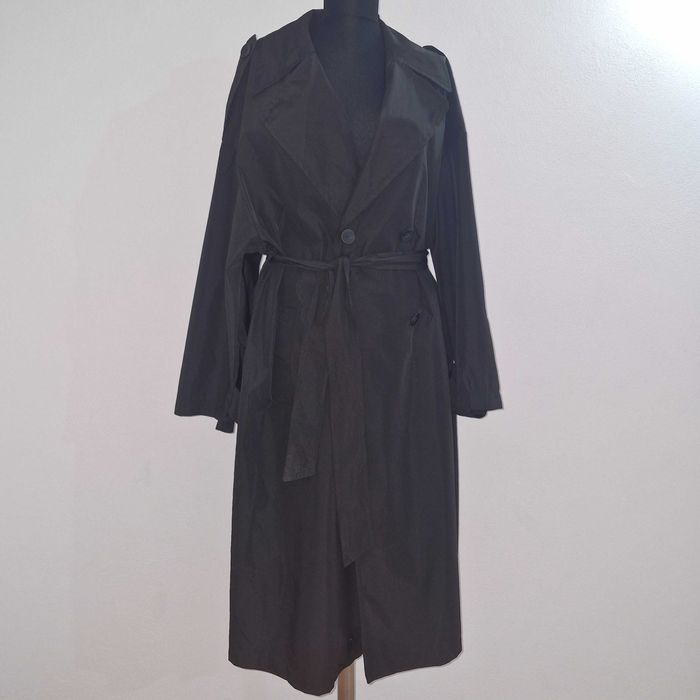 Trenci Zara cu eticheta