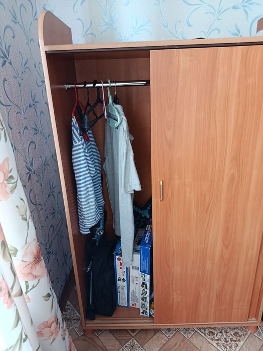 Продам шкаф 96/157