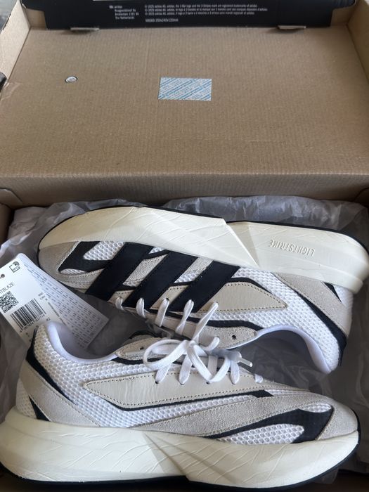 Маратонки Адидас Adidas lightbaze